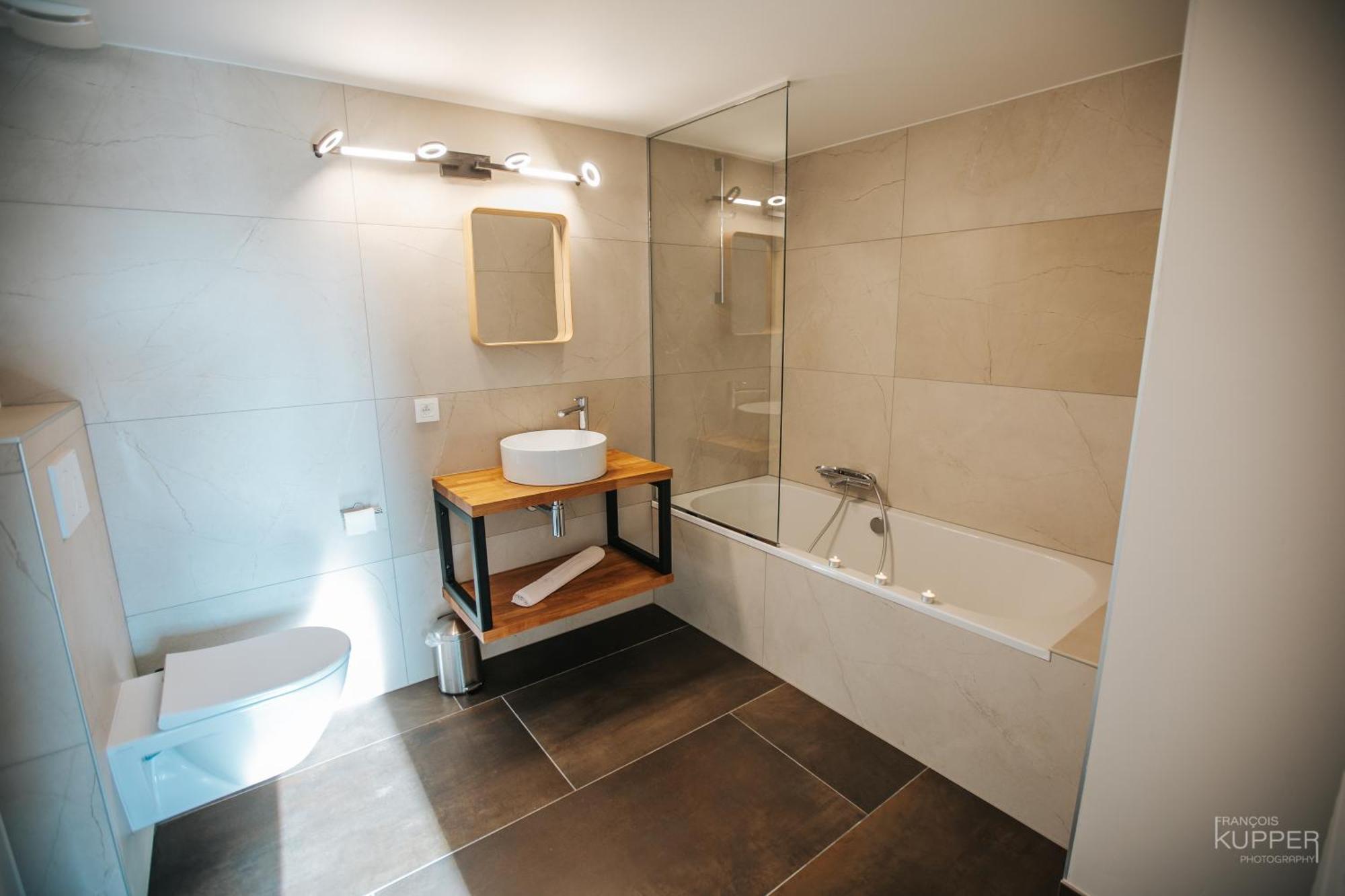 Le Noir Flohay 30 Pers - Malmedy, Vue, Wellness Villa ภายนอก รูปภาพ